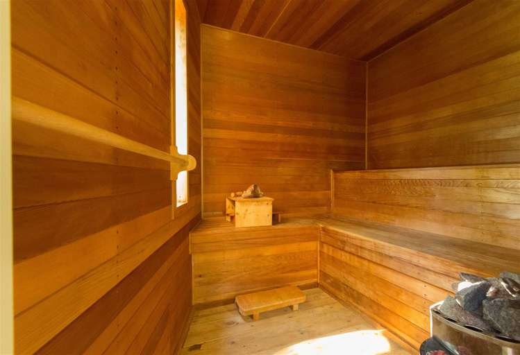 102 Trig Hill Road Onetangi_35