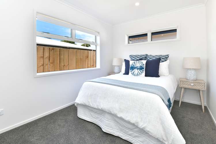 16 Forest Glen Orewa_13