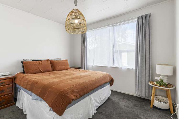 54 Woodglen Road Glen Eden_9