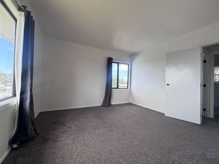 1 Ayrton Street Te Atatu South_8