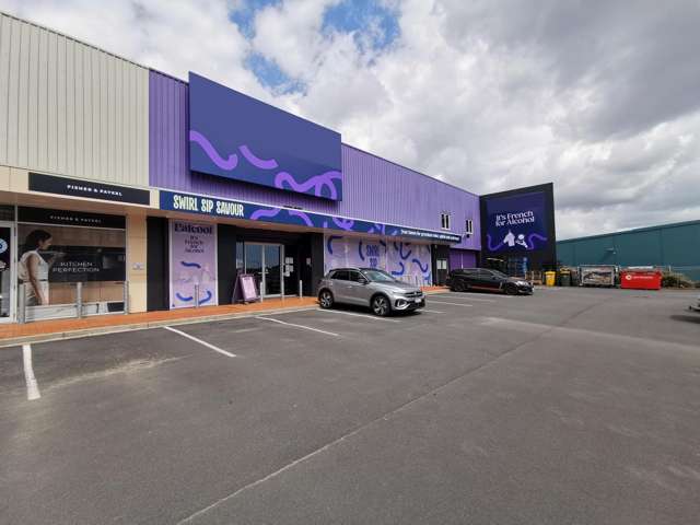 Albany 1,072sqm retail for lease