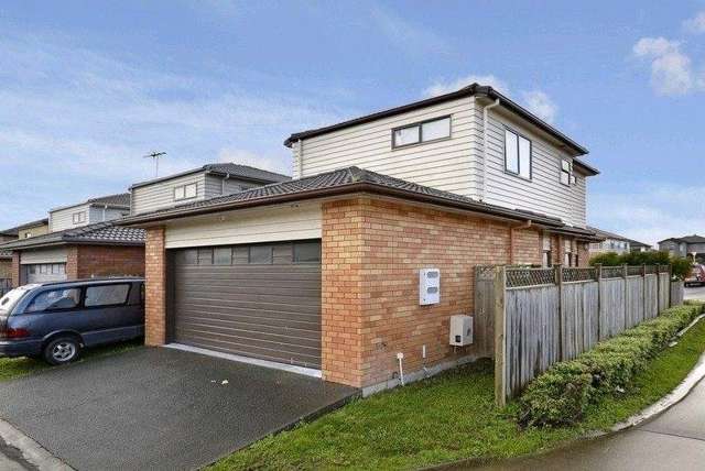 Spacious and Modern Family Home in Flat Bush