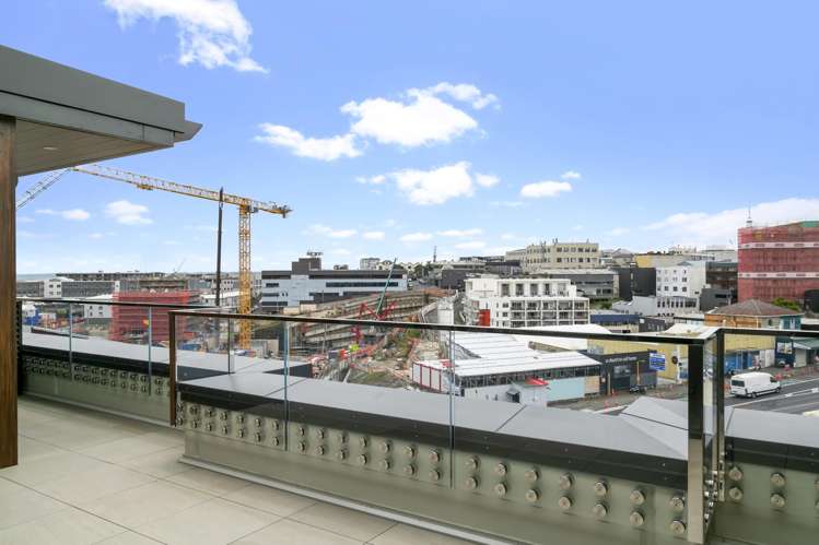 1/603 Enfield Street Mount Eden_11