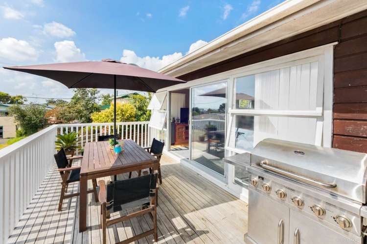 32 Lyndhurst Road Te Atatu South_2