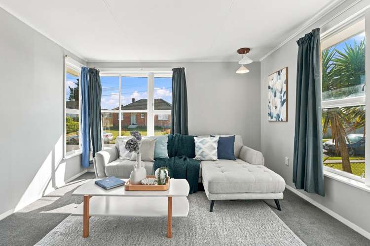 23 Churchill Crescent Tawhero_4