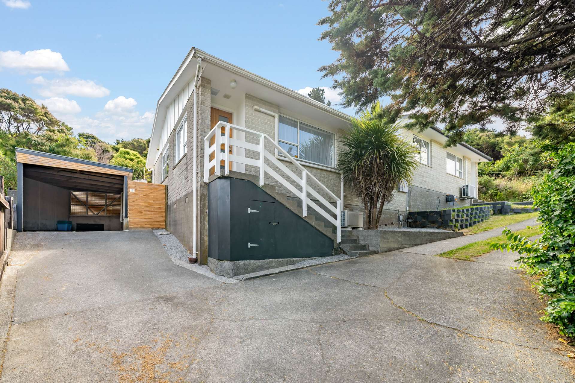 1/6 Naseby Grove Wainuiomata_0