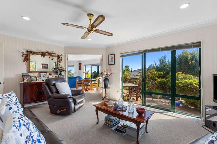 17 Village Park Drive Welcome Bay_10