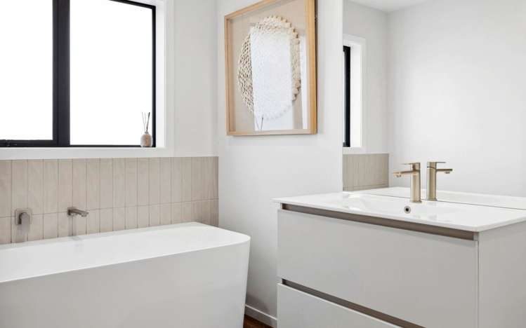 23 Barrett Road Whalers Gate_7