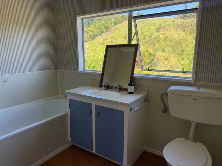 133 Coulson Road Paroa_18