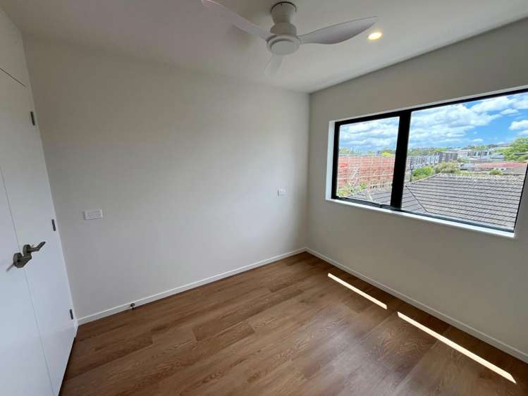 2/2145 Great North Road Avondale_10