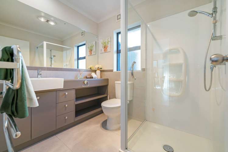 28 Riviera Drive Flat Bush_20