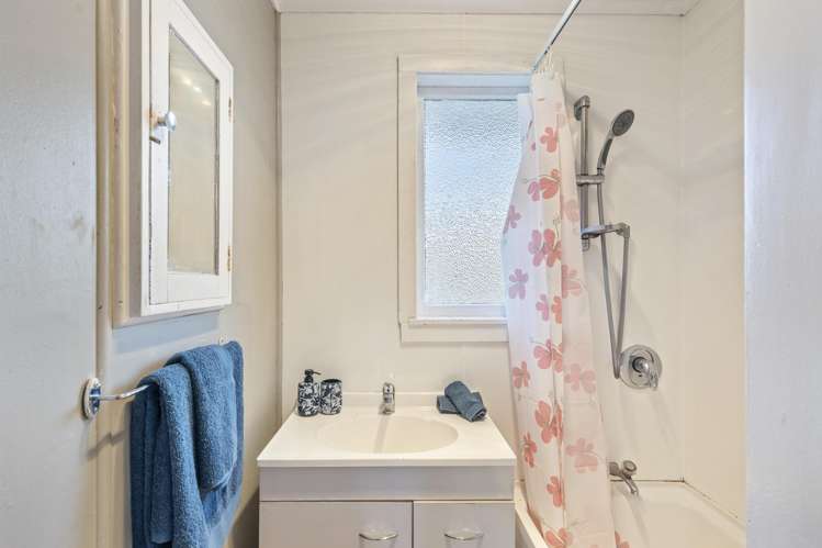 2 Watene Crescent Waitara_16