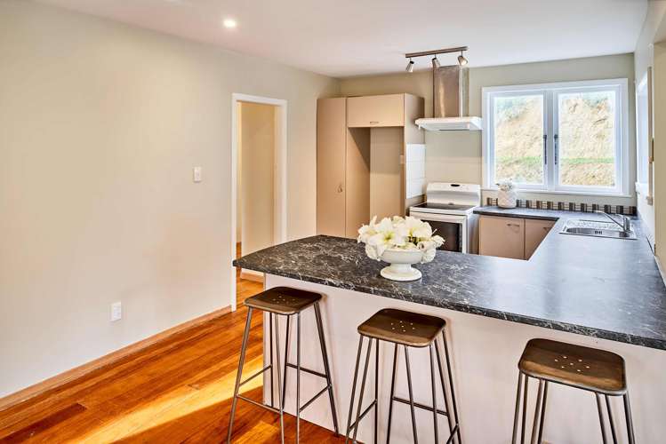 25 Kiriwai Road Paremata_5