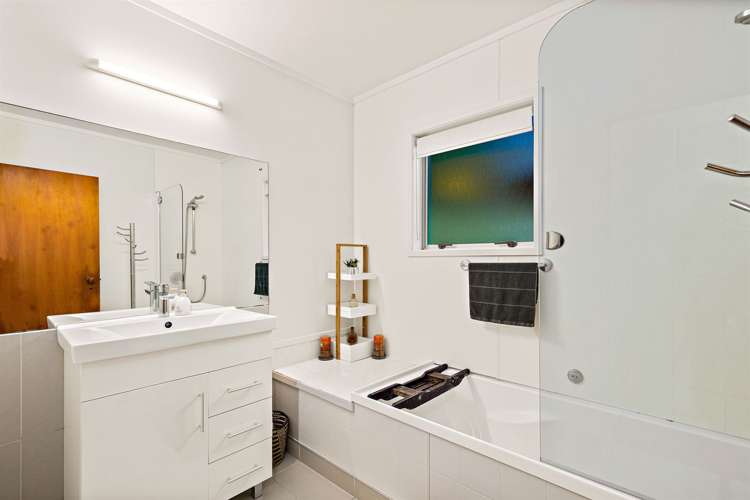 1/76a Heathcote Road Castor Bay_14