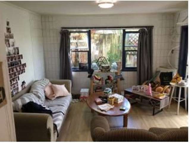 Private one bedroom flat with large conservatory