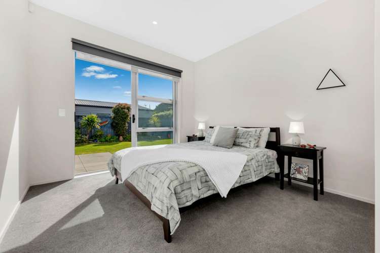 6 Lydiard Place Beachlands_17