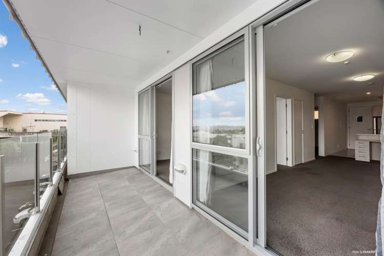 319/17 Link Crescent Stanmore Bay_9