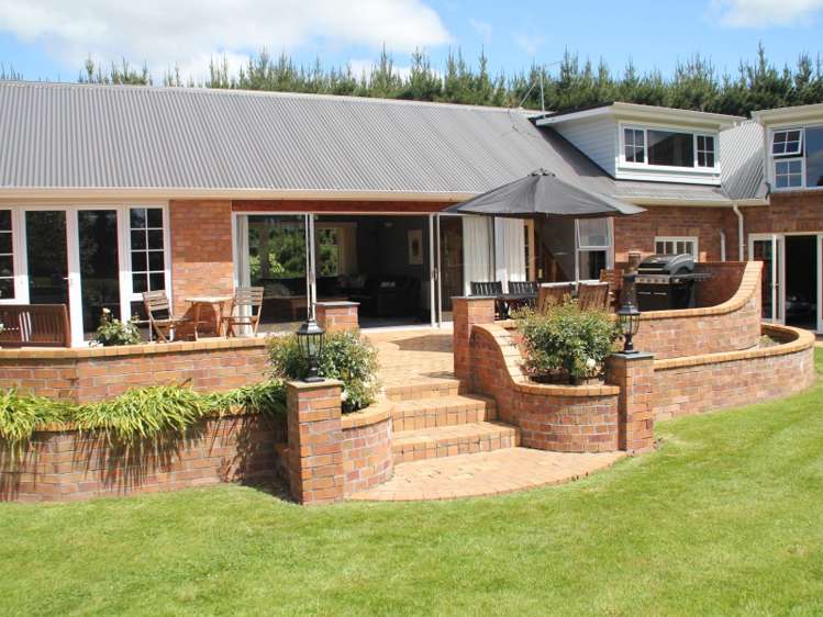 1089 Te Anau Mossburn Highway Te Anau Surrounds_3