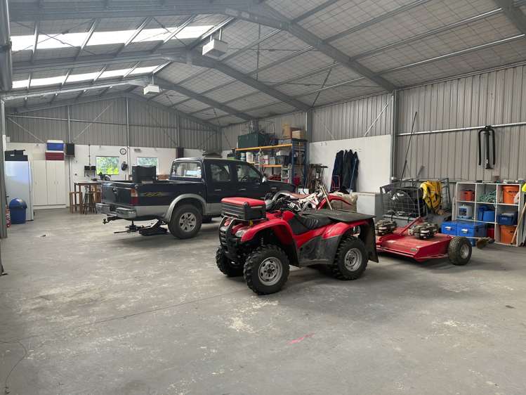 84 Wilcox Road Seaward Bush_19