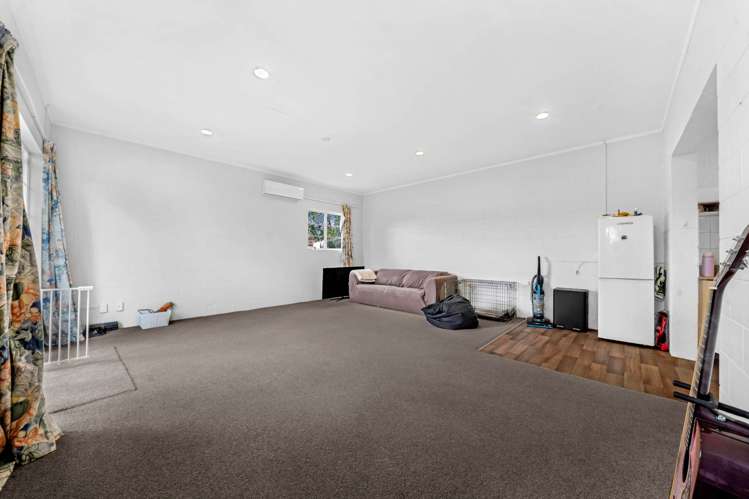 274 Royal Road Massey_22