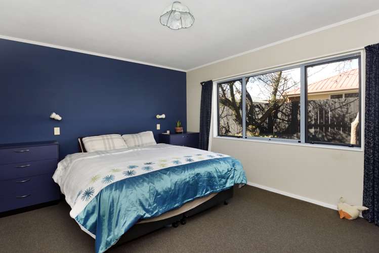 61 Aldinga Avenue Stoke_11