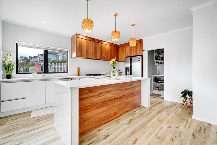 31 Shibata Rise Ranui_1