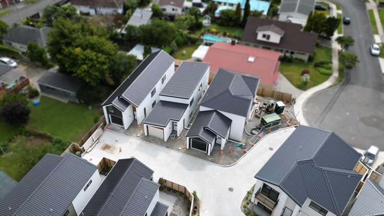 1-2 Helvetia Grove Naenae_11