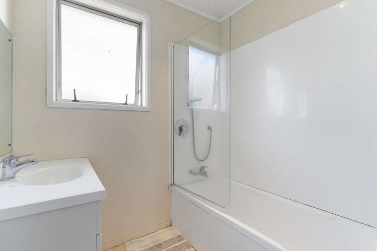 29 Sunlands Drive Manurewa_14