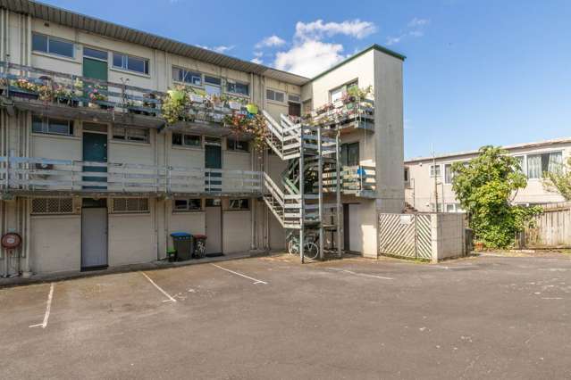 1/17 Esplanade Road Mount Eden_1