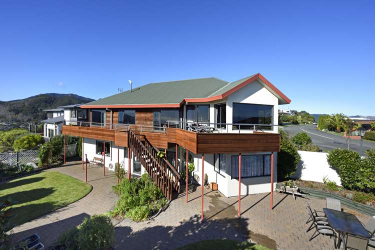 327 Princes Drive Britannia Heights_0