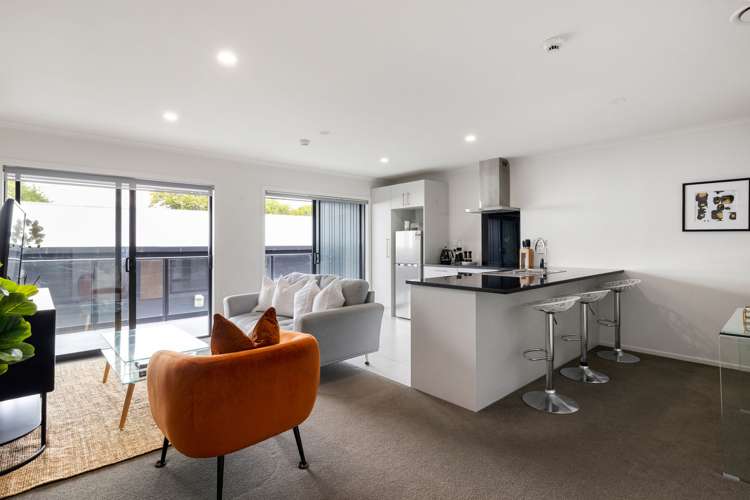 13/13 Vialou Street Hamilton Central_5