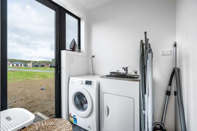 87 Blairlogie Close Otatara_13