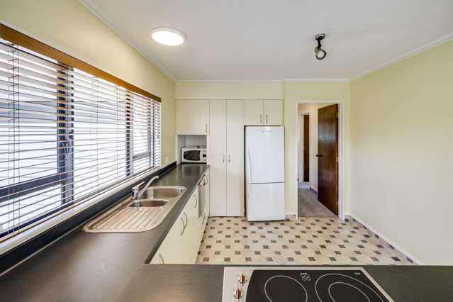 2/52 Avondale Road Taradale_4