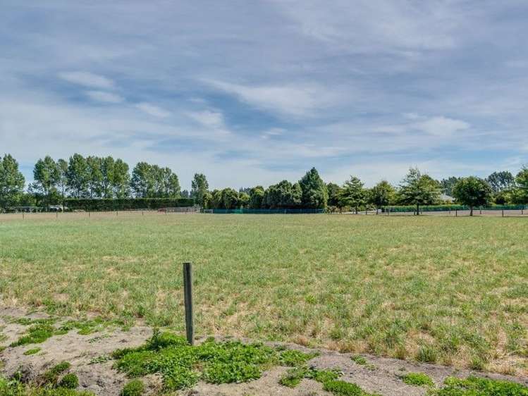 107 Bramleys Road Flaxton_17