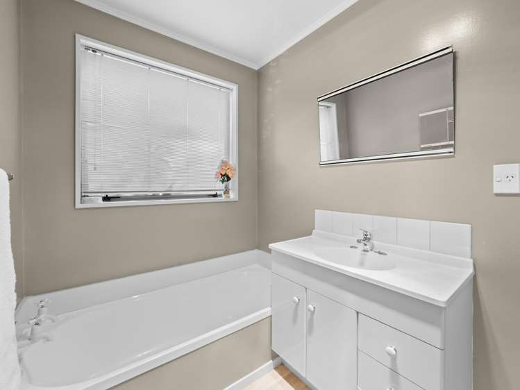 123 Pages Road Allenton_18