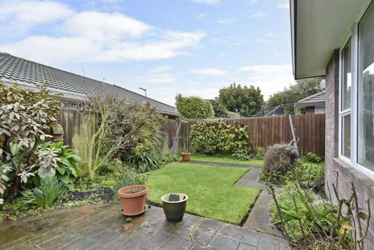 1/7 Palamino Place Woolston_18