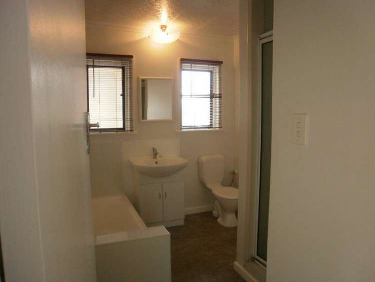 2/50 Parkers Road Tahunanui_2