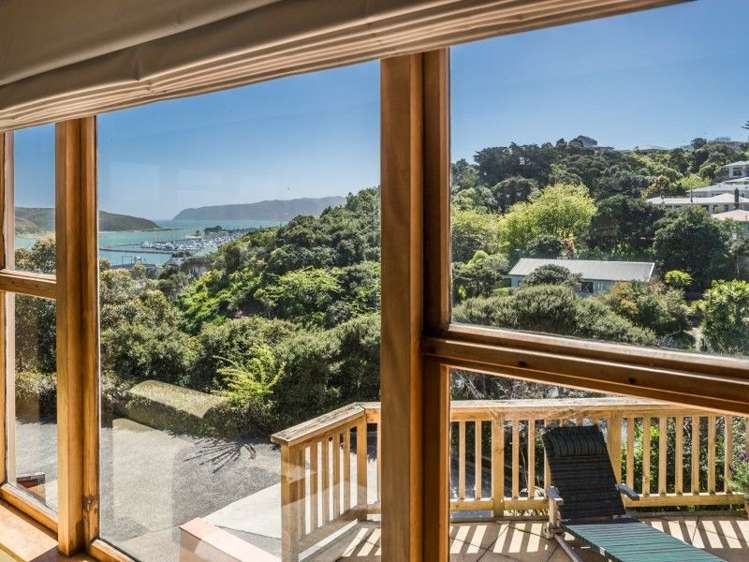 8 Kiriwai Road Paremata_13