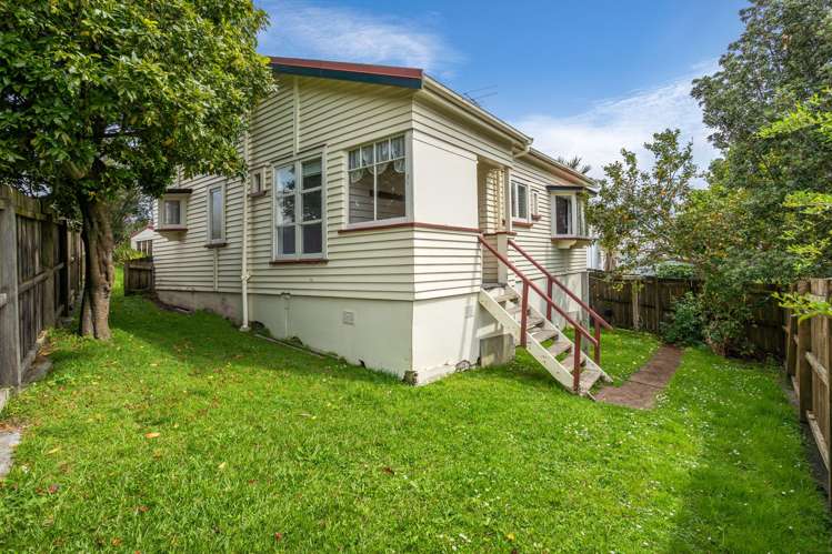 18A & 18B Ahiriri Avenue Avondale_8