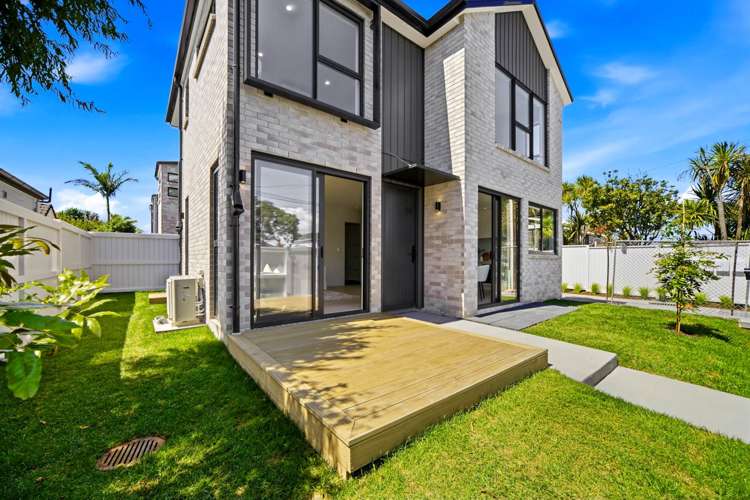 1/2 Coronation Street Belmont_11