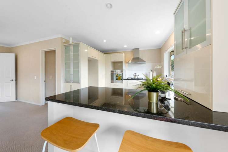 52 Salford Crescent Flat Bush_11