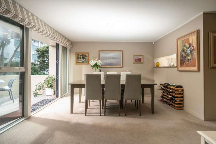 13/32 Hobson Street Thorndon_4