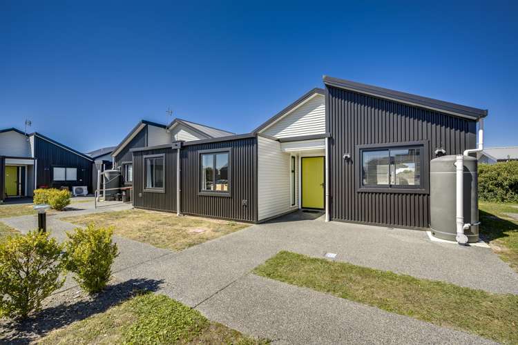 Units 3, 4, and 5/1018 Plunket Street_0