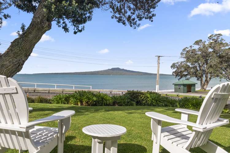 1 Old Lake Road Narrow Neck_4