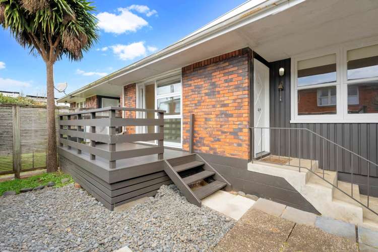 2/34 Thatcher Street_0