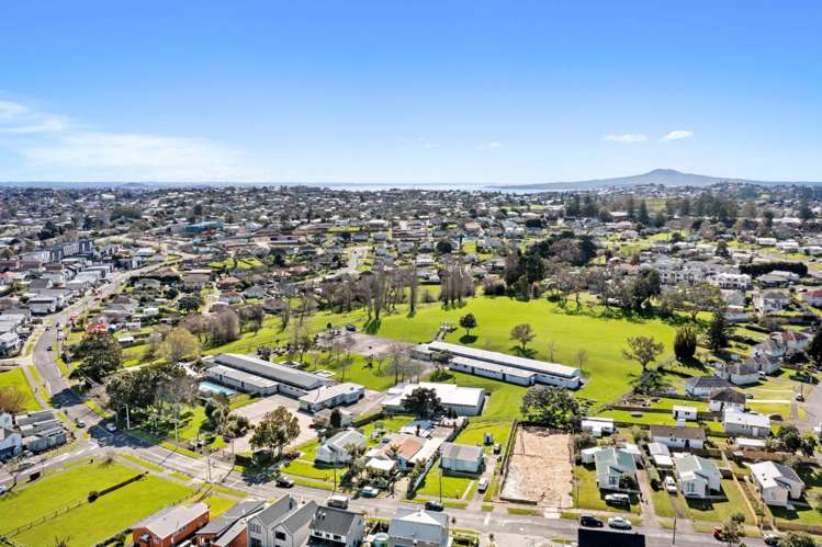 99 Leybourne Circle Glen Innes_7