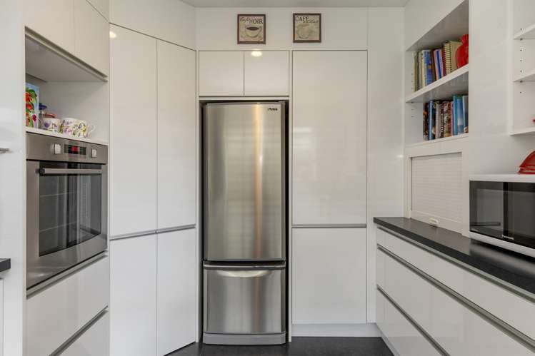 53 Chateau Crescent Rangatira Park_26