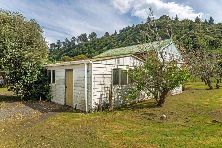 7 Forster Street Tolaga Bay_15