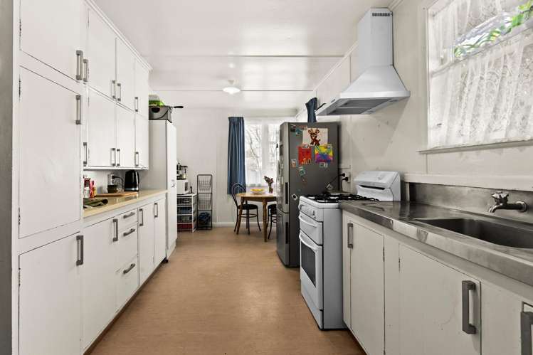 1016 Kauri Street Mahora_9