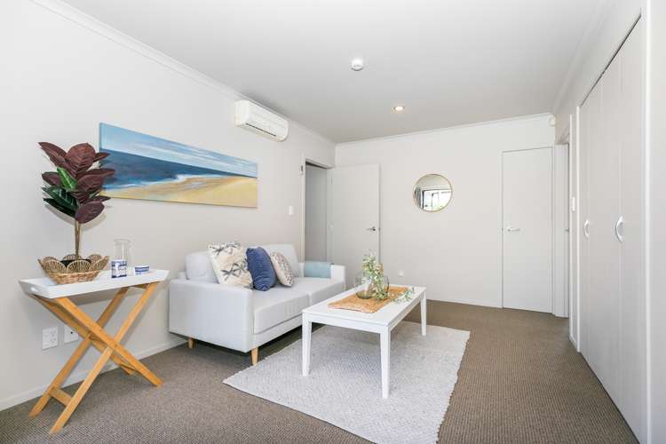 24 Pointon Glade Grandview Heights_14